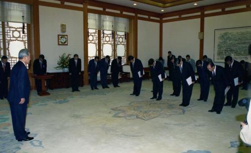김영삼 대통령 신임 공관장 신임장 및 임용장 수여식 이미지