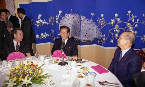 김대중 대통령 당선자 국민회의, 자민련 의원과 오찬 이미지