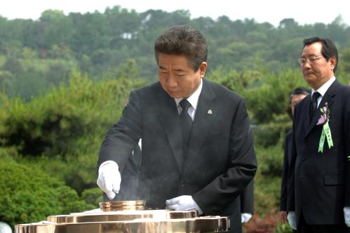 노무현 대통령 제52주년 현충일 추념식 이미지