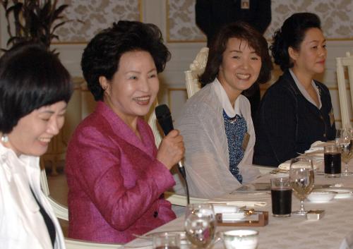 권양숙 여사 어린이 안전점검기획단 자문위원단 격려 오찬 이미지