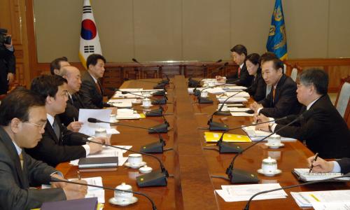 이명박 대통령 첫 수석비서관 회의 이미지