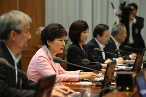 박근혜 대통령 수석비서관회의 주재 이미지
